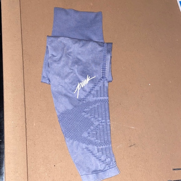 PINK Victoria's Secret Pants - Pink 3/4 leggings